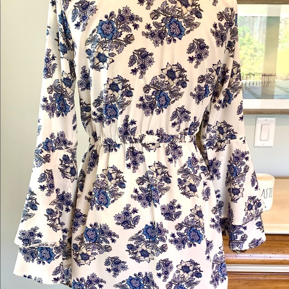 Blue and white dress sz M - Picture 6 of 7